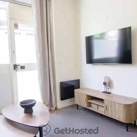 Expo - Charming - Gethosted